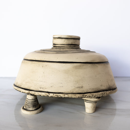 Louise Schollaert - Black & White Vase