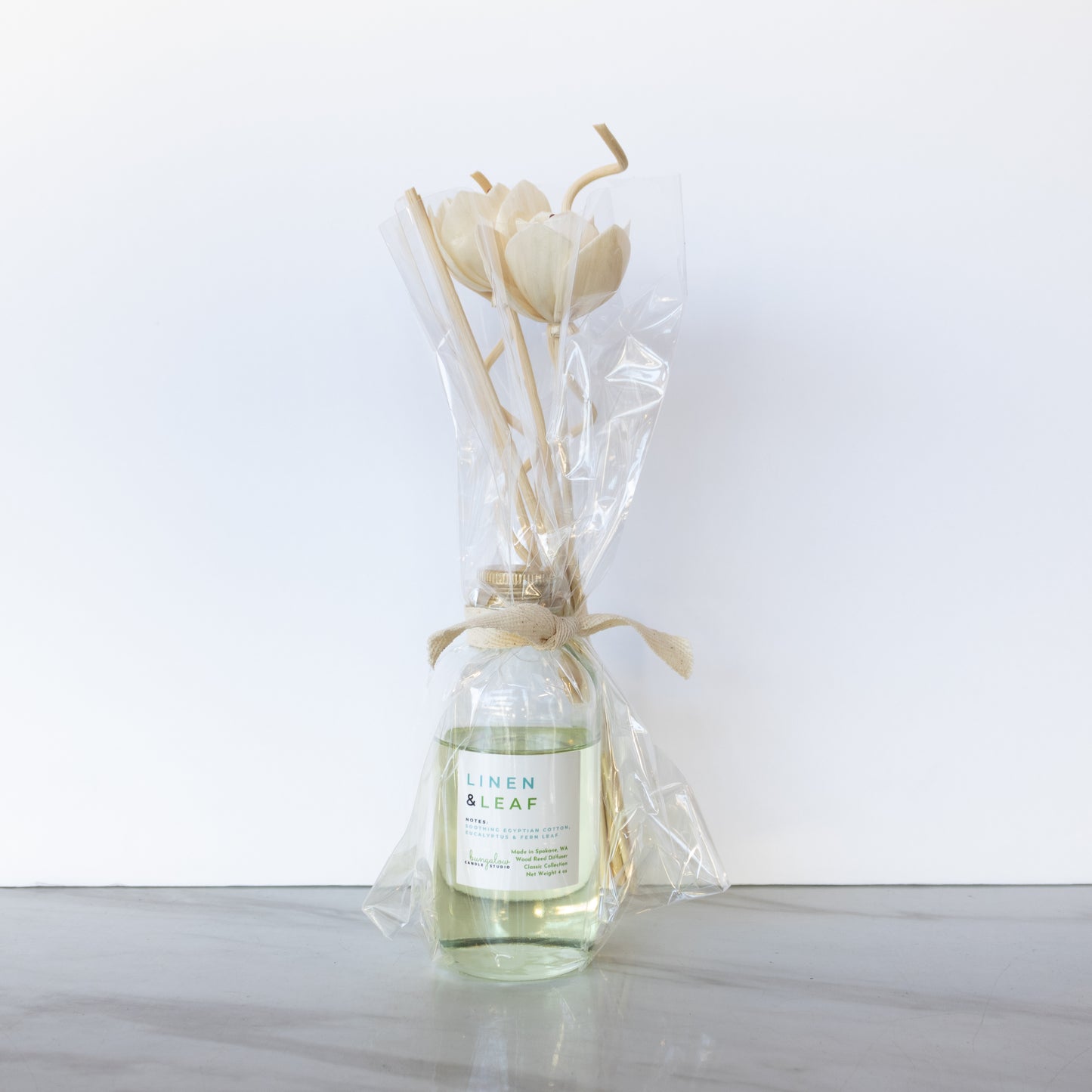 Bungalow Candle Studio - Linen & Leaf